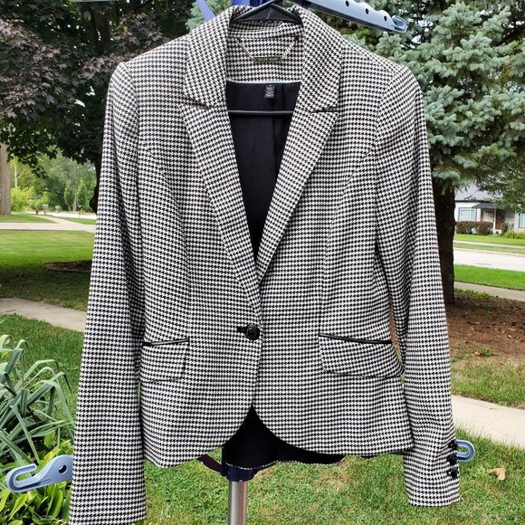 White House Black Market Jackets & Blazers - White House Black Market houndstooth blazer